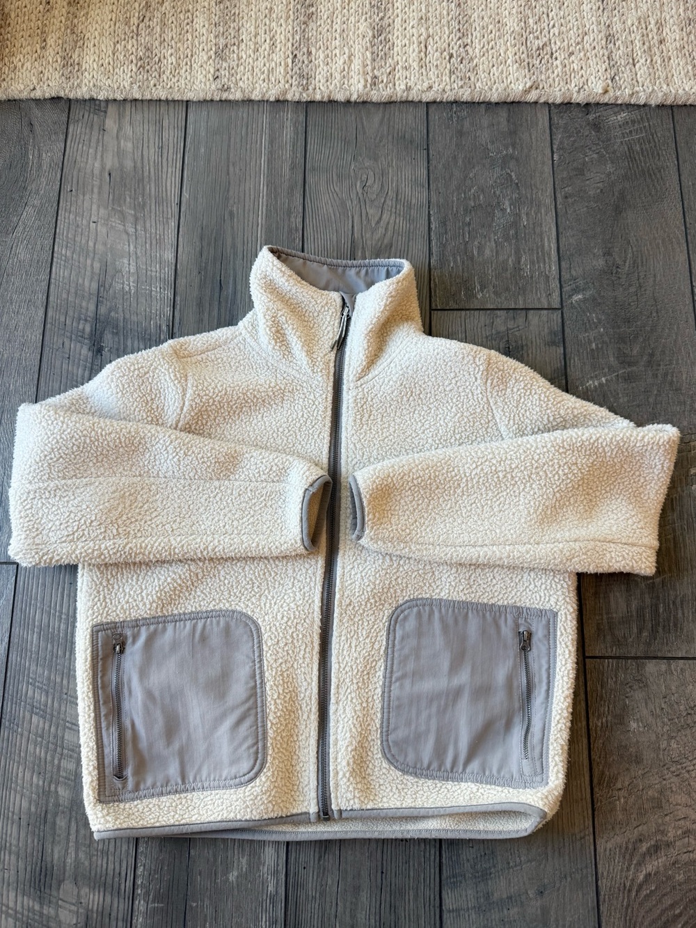 Vuori Women's Alpine Sherpa Jacket - Picture 2 of 7